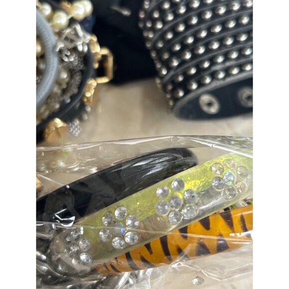 Mixed Jewelry Lot 14 Oz Assorted Bracelets & Necklaces With Beads Chains Leather - Picture 7 of 11